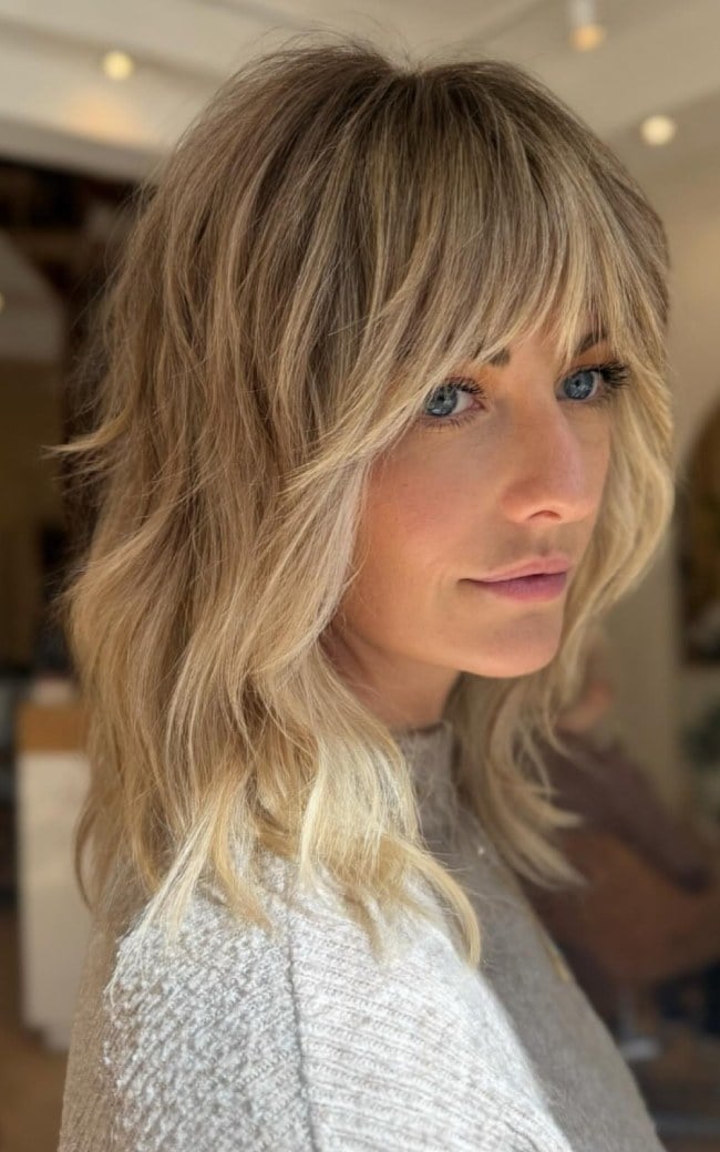 Beige Blonde Shag With Curtain Bangs Beige Blonde Shag With Curtain Bangs — Simple Shag Haircut
