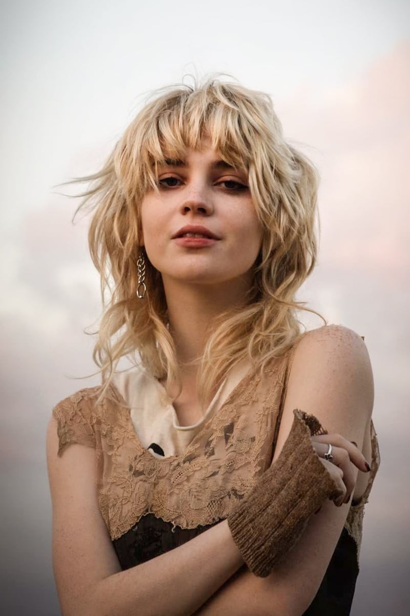 Short Edgy Shag With Choppy Bangs And Platinum Blonde Short Edgy Shag With Choppy Bangs And Platinum Blonde — Simple Shag Hairstyles