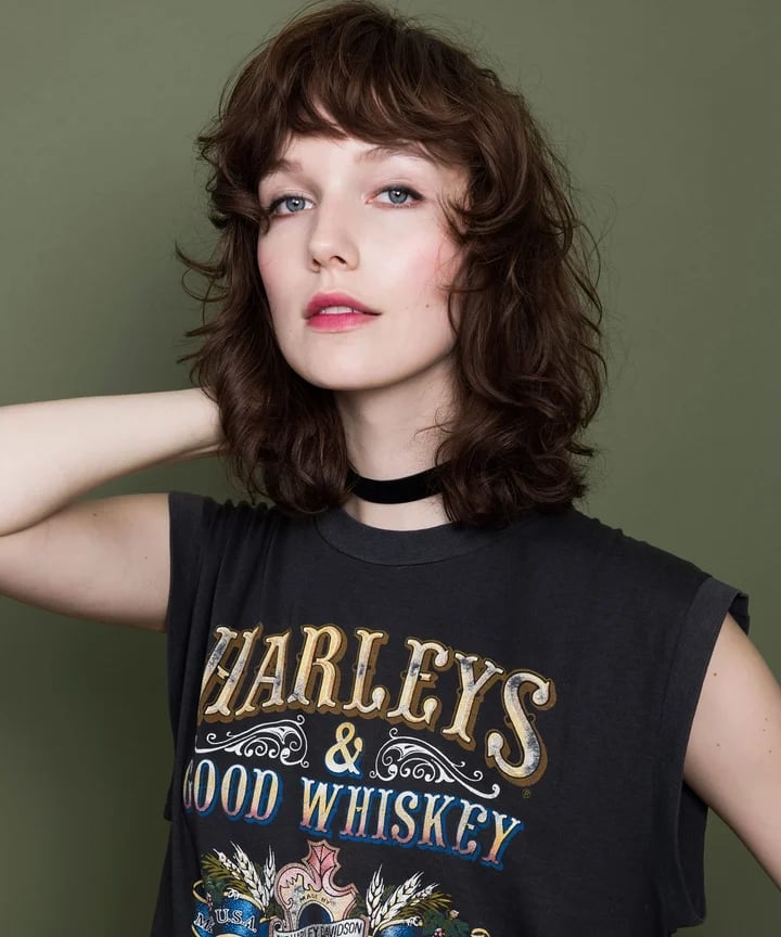 Shoulder Shag With Choppy Bangs And Side Part Shoulder Shag With Choppy Bangs And Side Part — Simple Shag Hairstyles