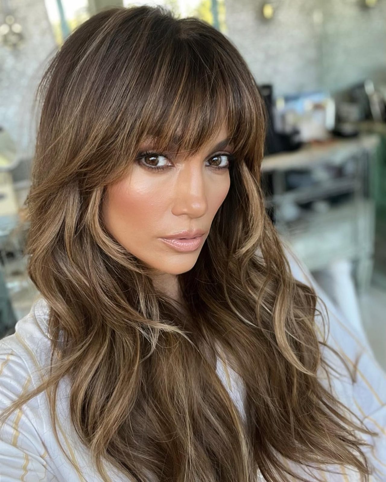 Collarbone Honey Blonde Shag With Wispy Bangs, Wavy Collarbone Honey Blonde Shag With Wispy Bangs, Wavy — Simple Shag Hairstyles
