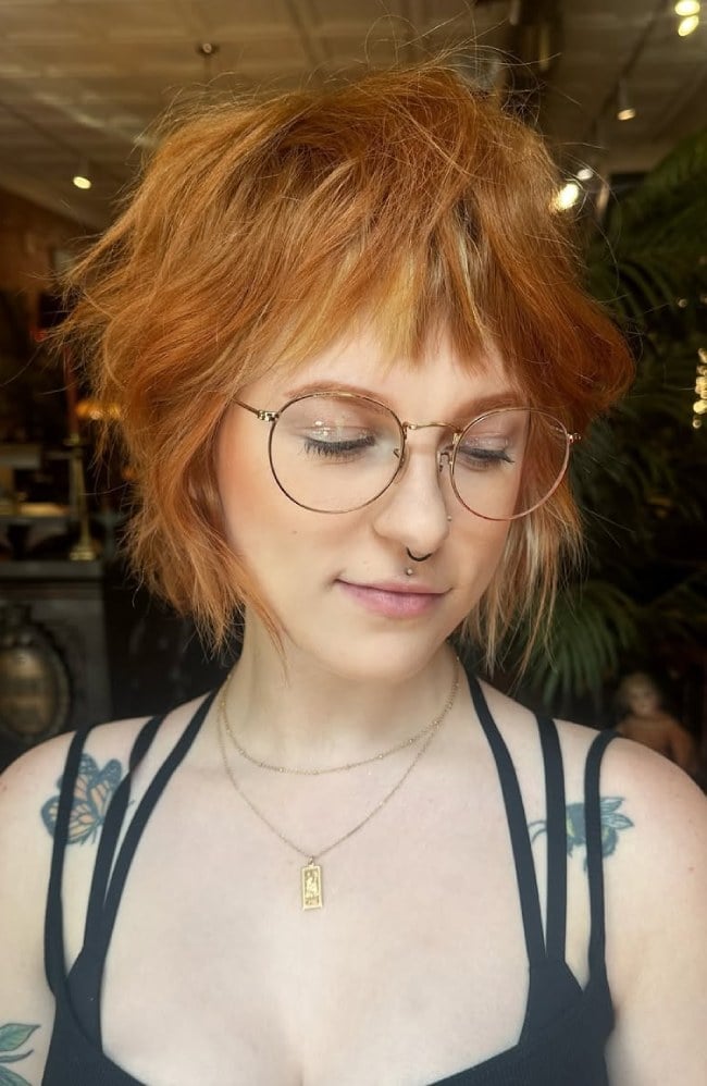 Red Chin Shaggy Bob With Choppy Layers — Simple Shaggy Bob Haircut