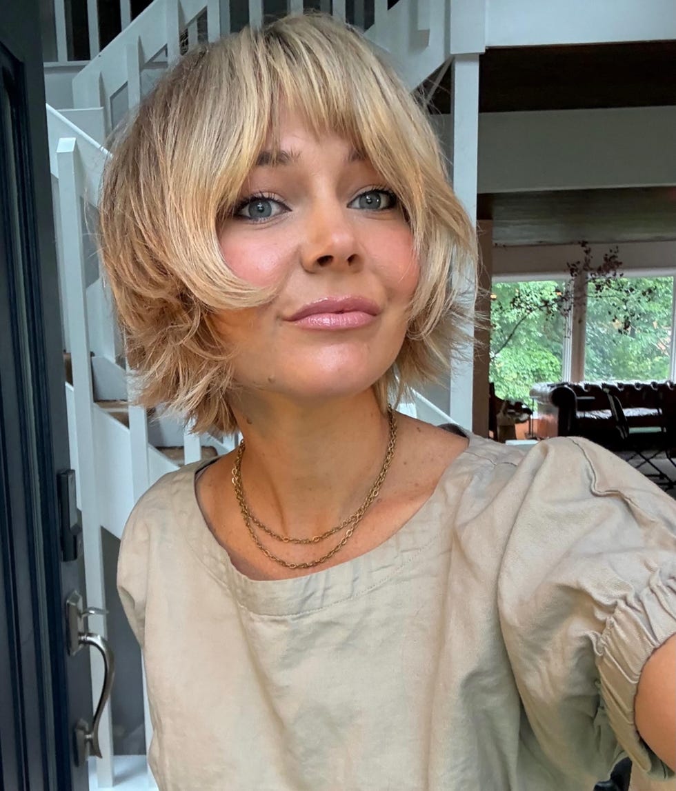 Chin Length Ash Shaggy Bob With Textured Curtain Bangs — Simple Shaggy Bob Haircut
