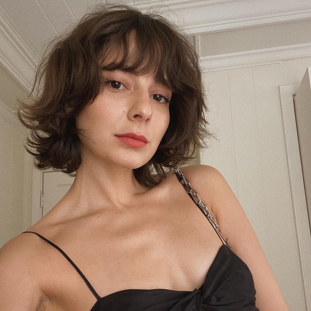 Chin Length Dark Brown Shaggy Bob With Short Choppy Bangs, Wavy — Simple Shaggy Bob Haircut