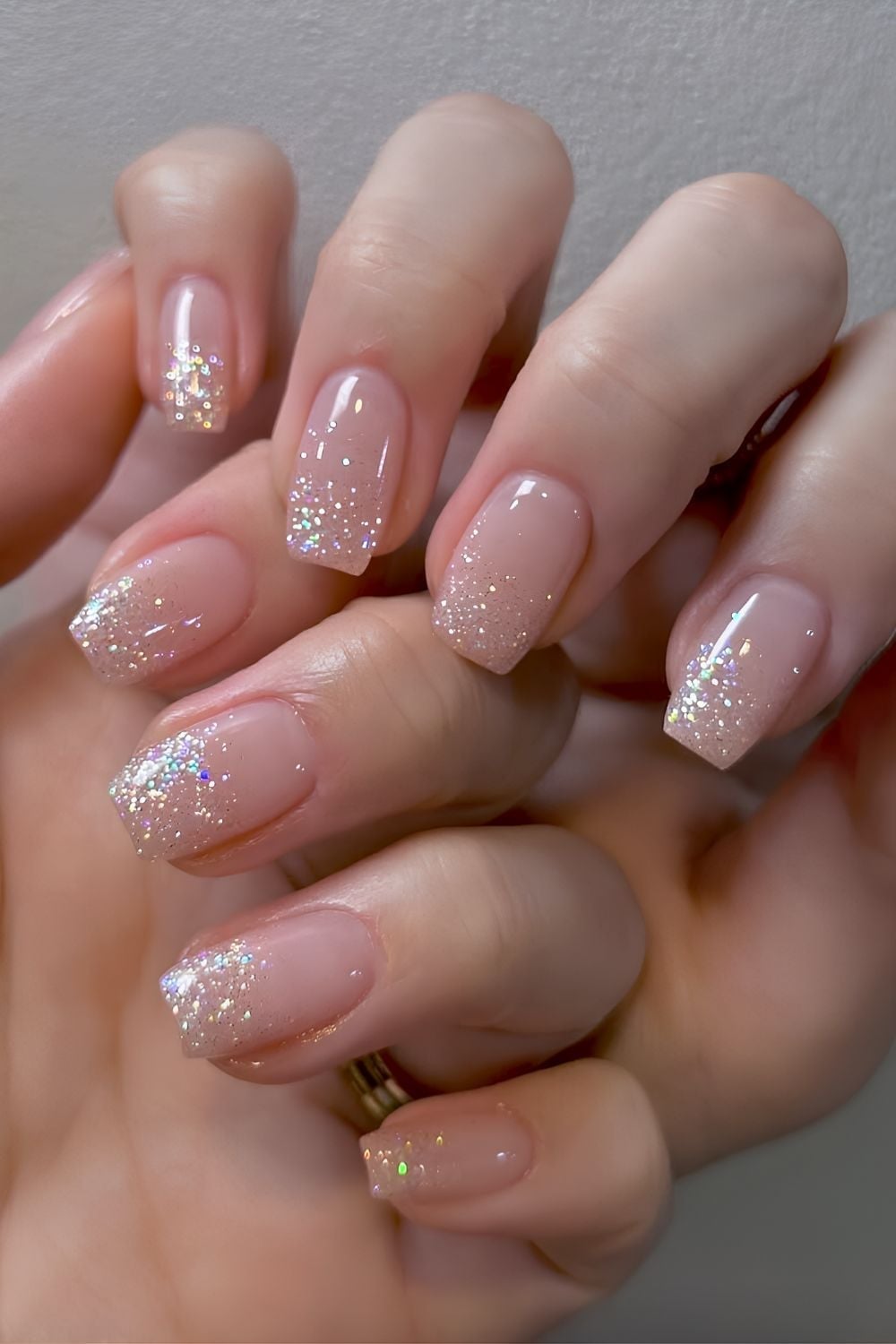 Sheer Pink Silver Glitter Gradient Short Oval Nails, Everyday Version Sheer Pink Silver Glitter Gradient Short Oval Nails, Everyday Version — Simple Shimmer Nails