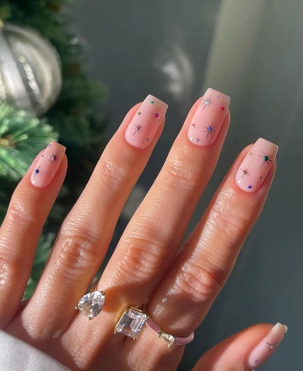 Sheer Nude Gold Shimmer Short Natural Nails, Close-Up Take Sheer Nude Gold Shimmer Short Natural Nails, Close-Up Take — Simple Shimmer Nails