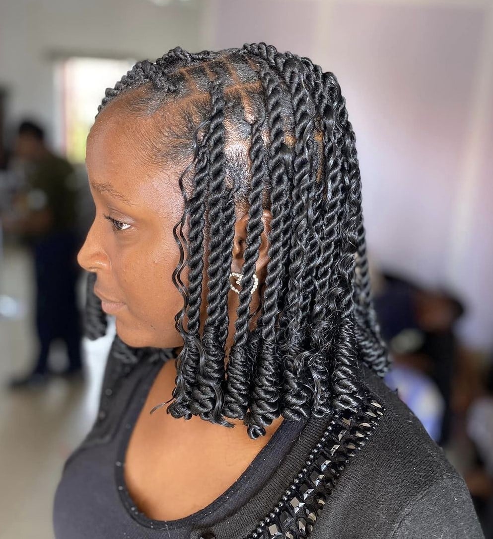 Short Black Box Braids With Wavy Curly Ends, Middle — Simple Short Braids