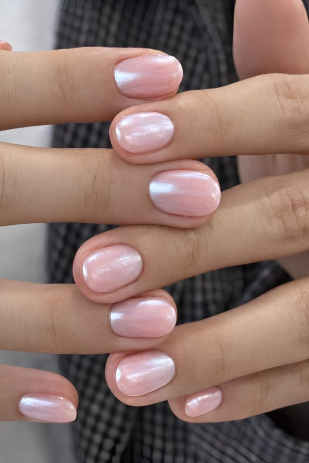 Pale Pink Pearlescent Shimmer Short Oval Nails Pale Pink Pearlescent Shimmer Short Oval Nails — Simple Short Classy Nails
