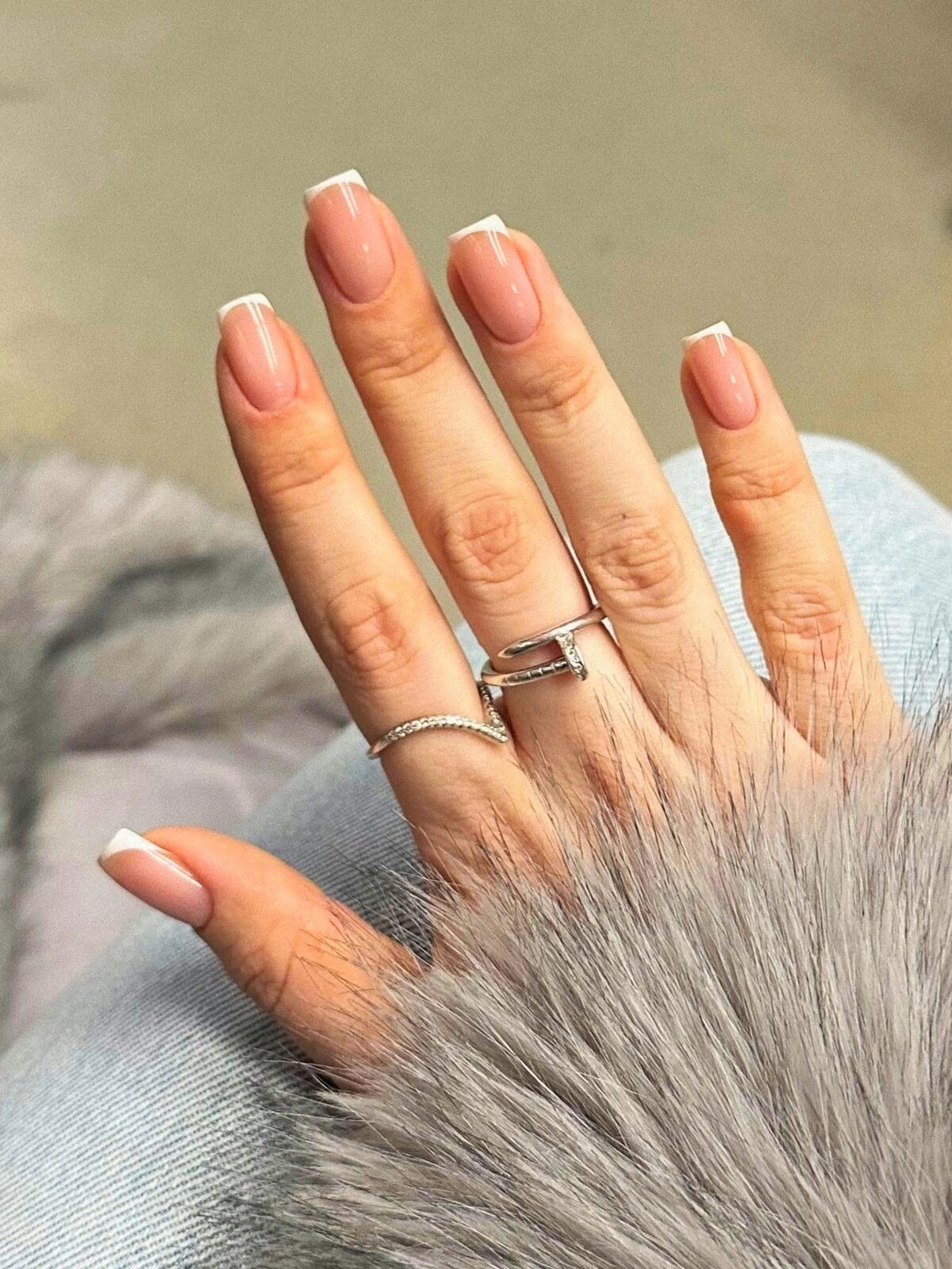 Short Oval Nails With Pinkish Nude Base And White Tips Short Oval Nails With Pinkish Nude Base And White Tips — Simple Short French Tip Nails