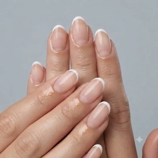 Short Square Nails With Subtle Pink Base And White, Everyday Version Short Square Nails With Subtle Pink Base And White, Everyday Version — Simple Short French Tip Nails