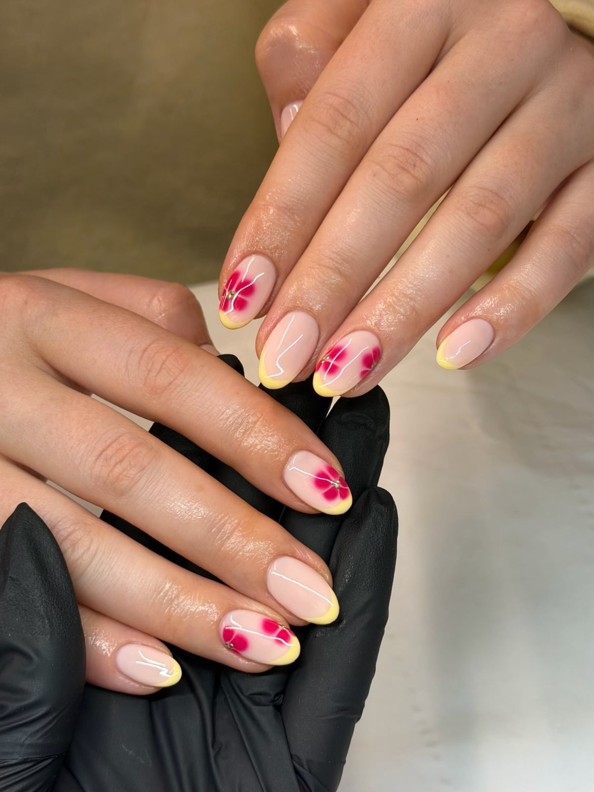 Short Oval Nails With Yellow Tips And Floral Art Short Oval Nails With Yellow Tips And Floral Art — Simple Short French Tip Nails