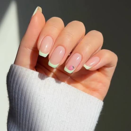 Short Squoval Nails With Sharp White French Tips Short Squoval Nails With Sharp White French Tips — Simple Short French Tip Nails