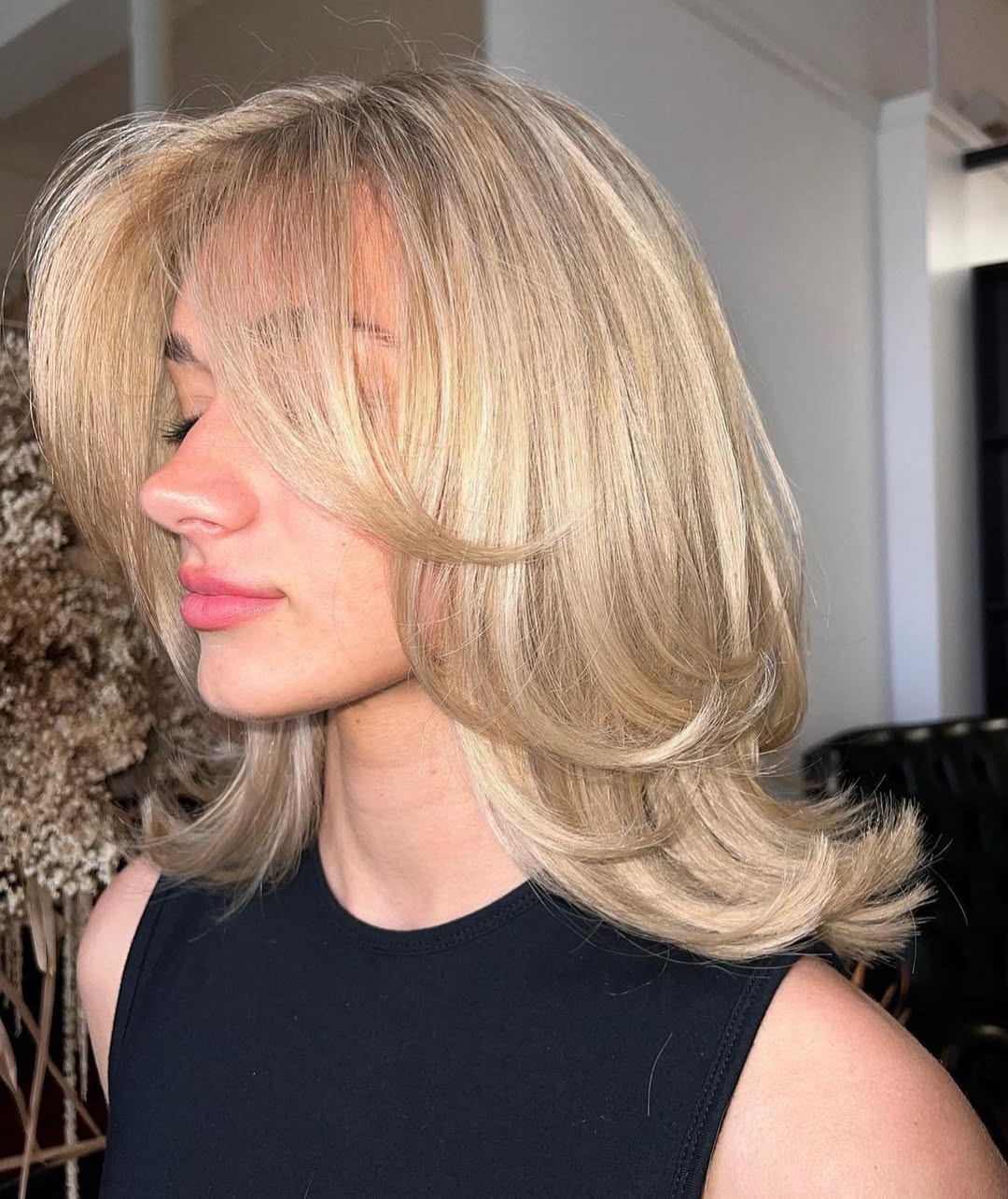 Shoulder Length Blowout Ash Blonde Layers With Curtain Bangs — Simple Shoulder Length Haircuts