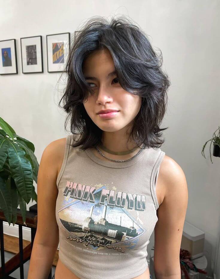 Shaggy Collarbone With Wispy Bangs — Simple Shoulder Length Haircuts