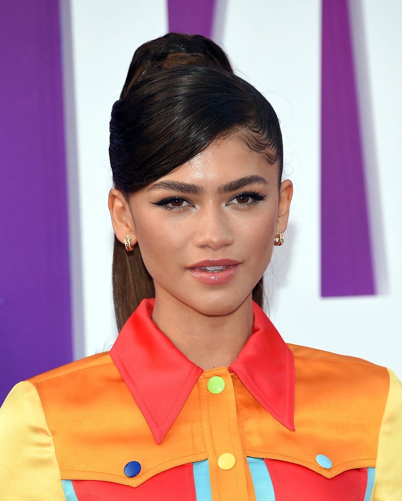 Fine Wavy Collarbone Cut With Side Bangs — Simple Side Swept Bangs