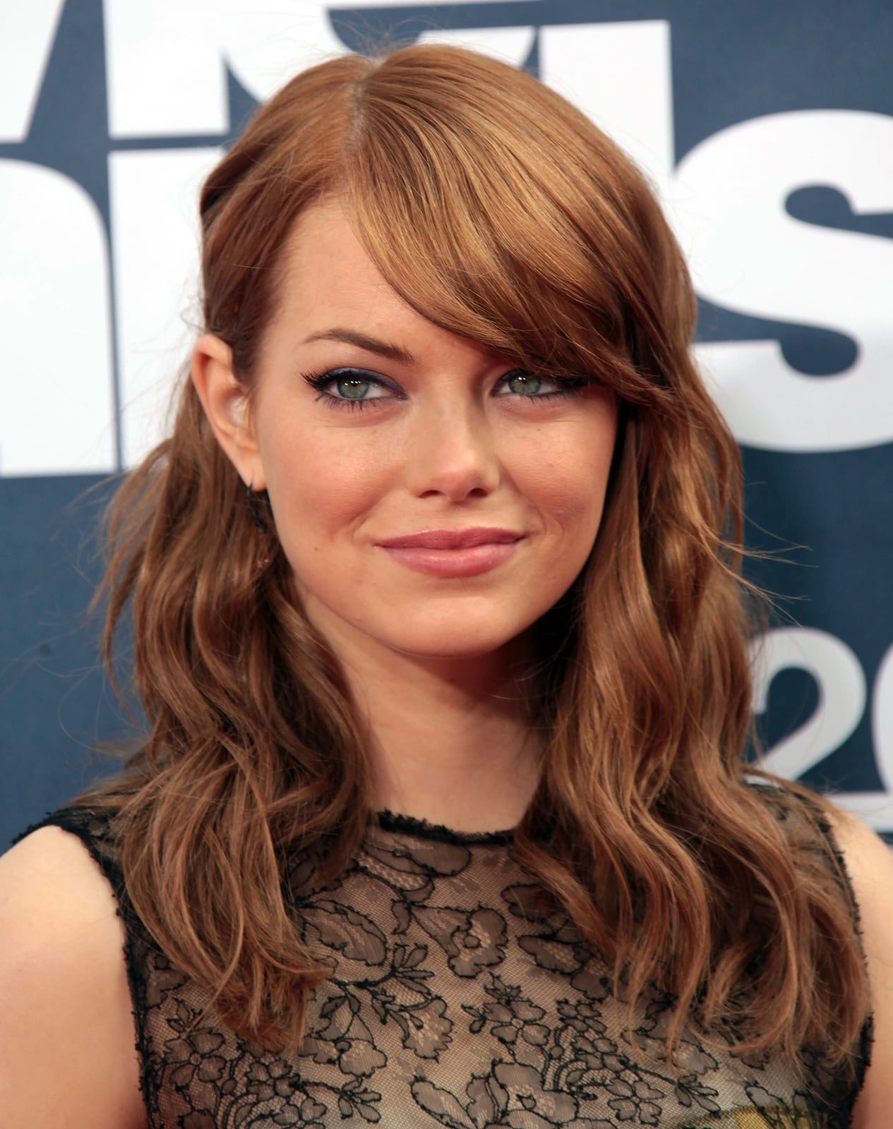 Auburn Collarbone Waves With Side Swept Bangs — Simple Side Swept Bangs