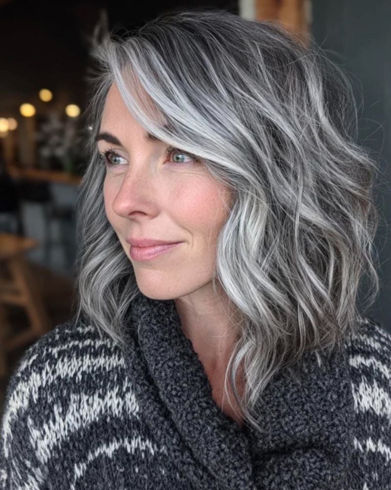 Collarbone Lob With Side-Swept Bangs And Silver Highlights — Simple Silver Highlights
