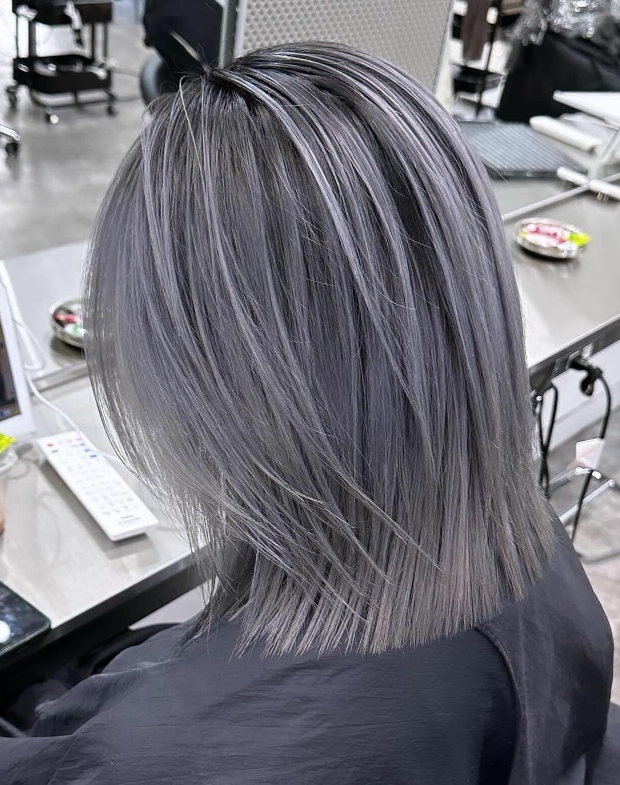 Collarbone Blunt Bob With Cool Silver Tone — Simple Silver Highlights