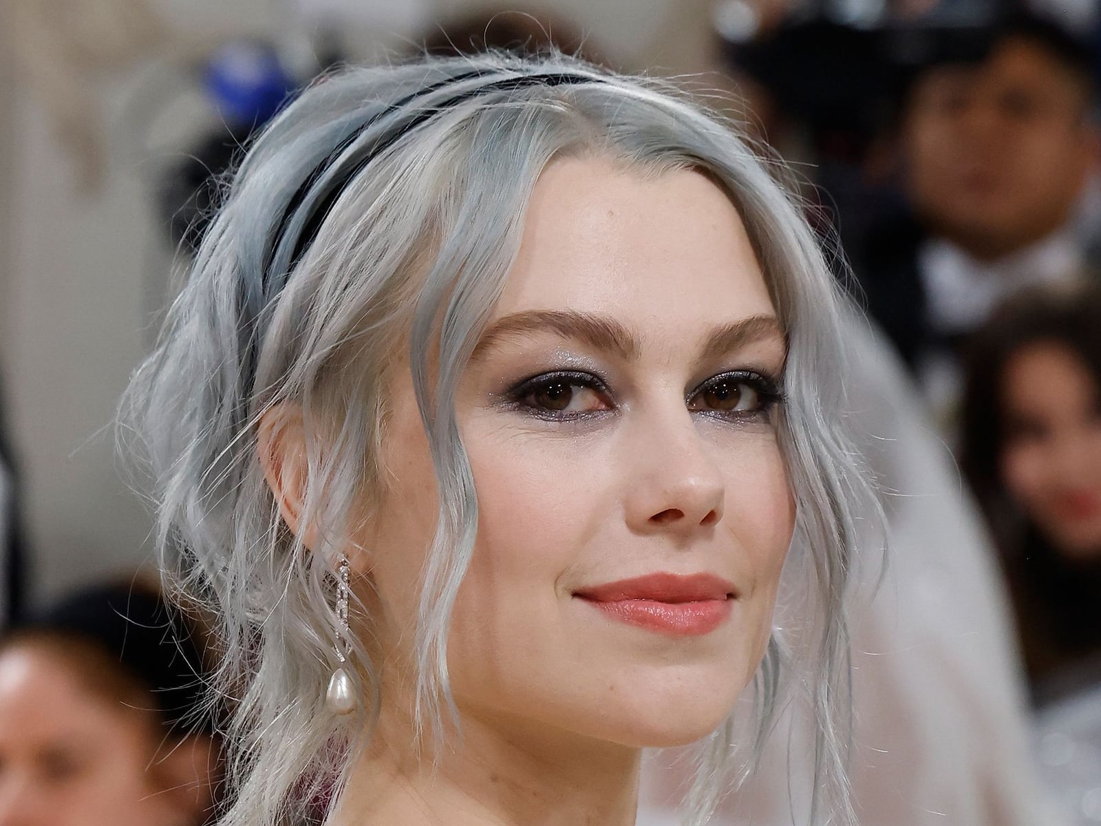 Shoulder Length Shag With Ash Silver Highlights — Simple Silver Highlights