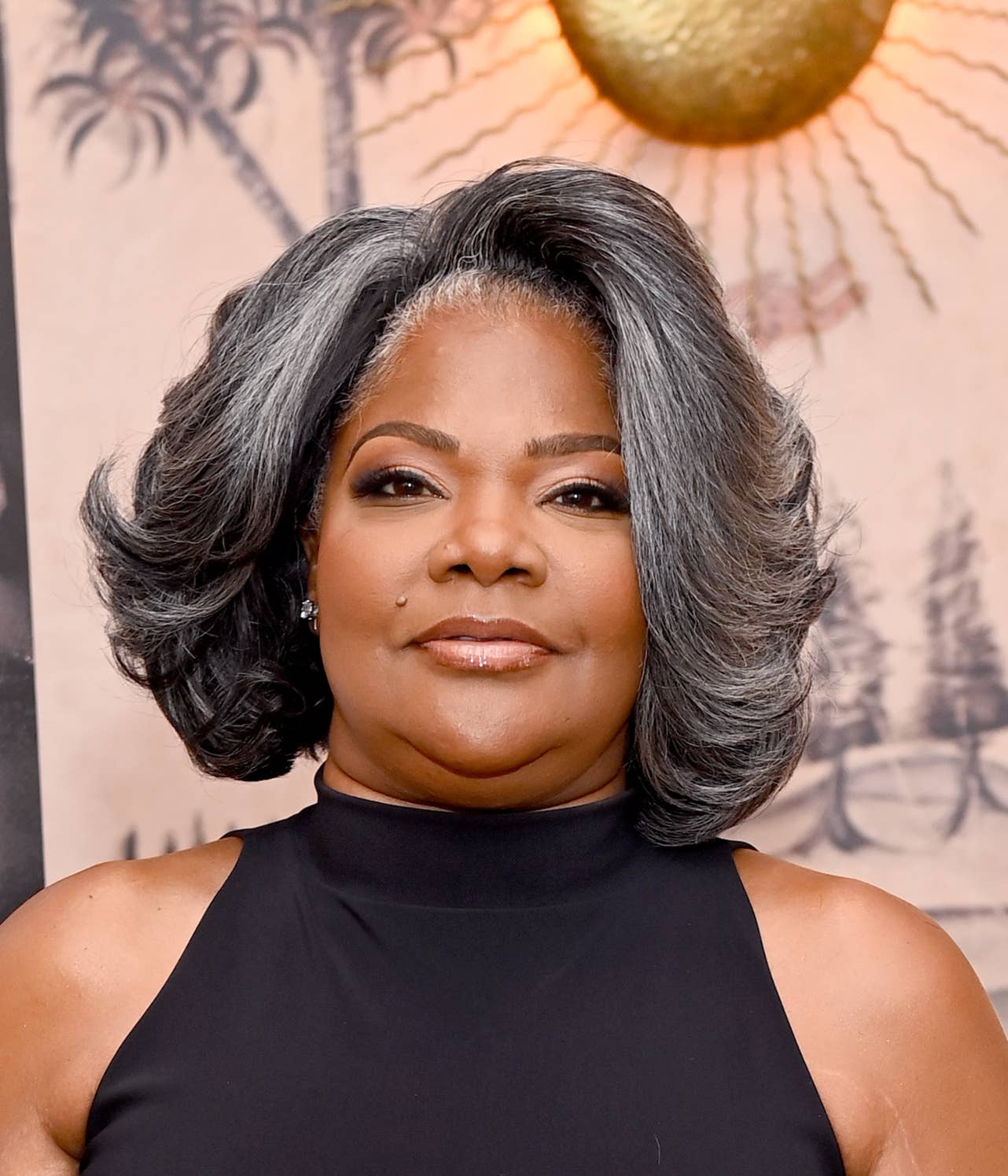 Collarbone Layered Bob With Silver Highlights — Simple Silver Highlights