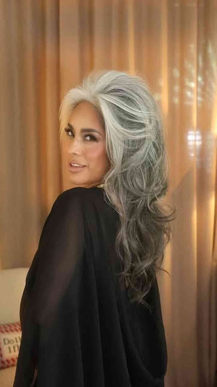 Mid-Back Wavy Hair With Silver And Grey Highlights — Simple Silver Highlights