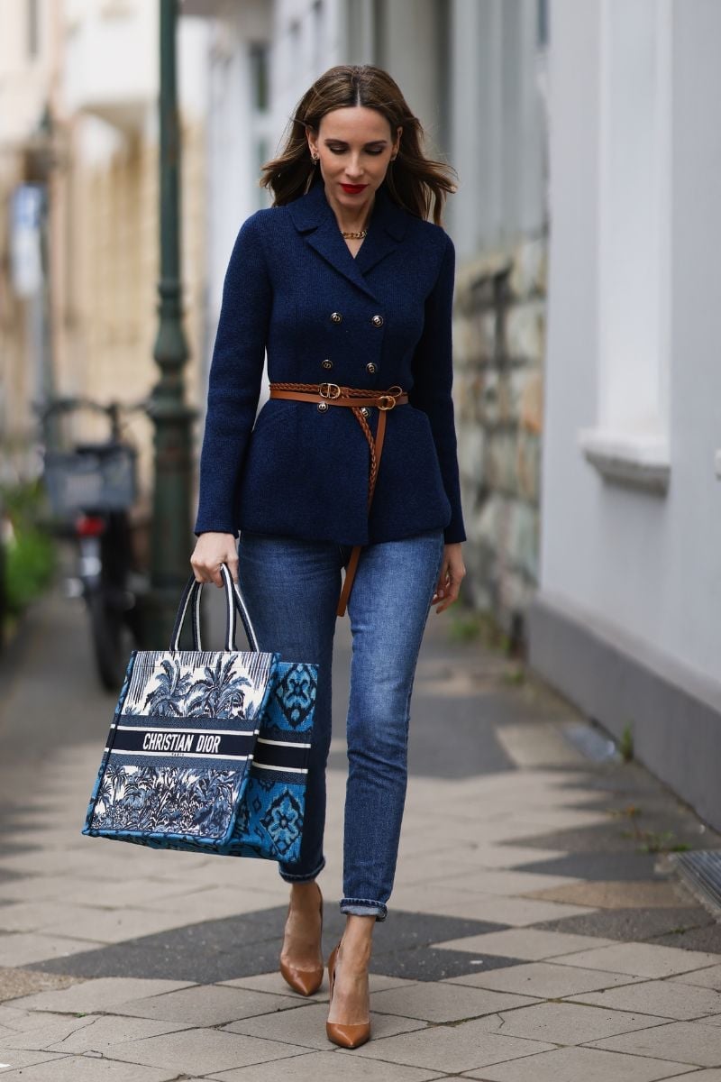 Blue Skinny Jeans with Navy Blazer and Tan Heels — Simple Skinny Jeans Outfits