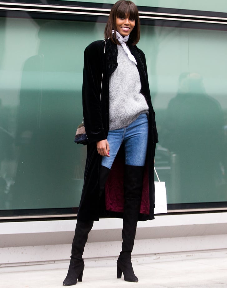 Blue Skinny Jeans with Grey Sweater and Velvet Coat — Simple Skinny Jeans Outfits