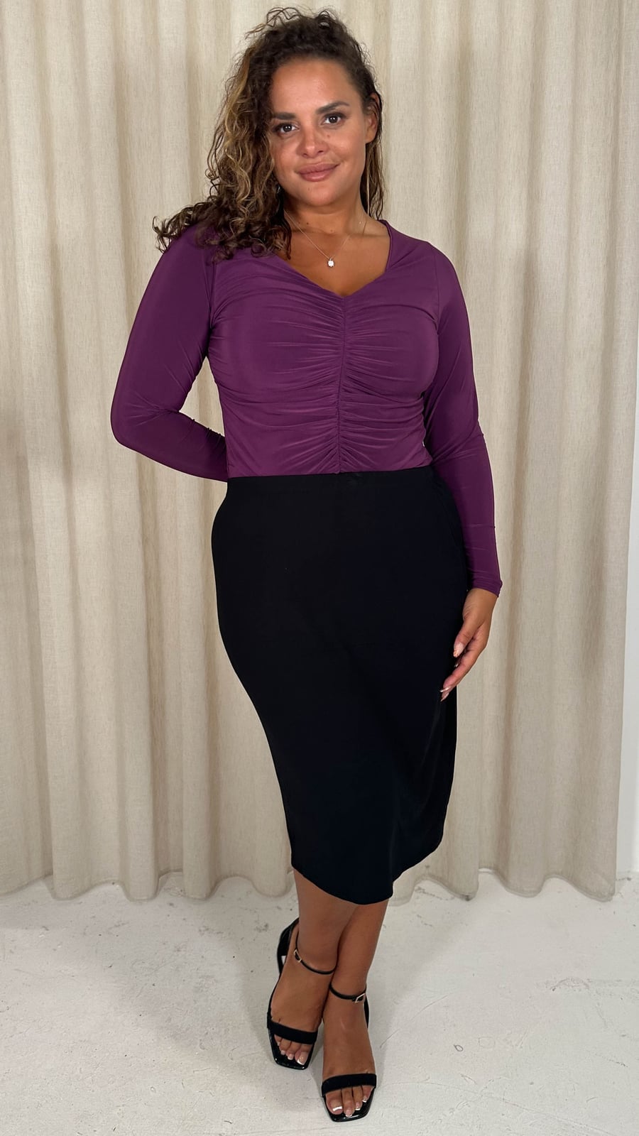 Black Pencil Midi Skirt with Ruched Top and Strappy, Close-Up Take — Simple Skirt Outfit Plus Size