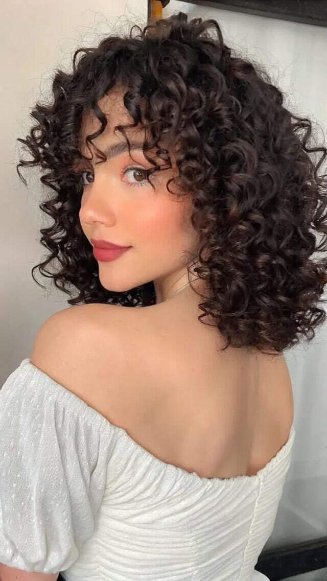 Shoulder Dark Brown Curls With Curtain Bangs, Curly Shoulder Dark Brown Curls With Curtain Bangs, Curly — Simple Soft Curls
