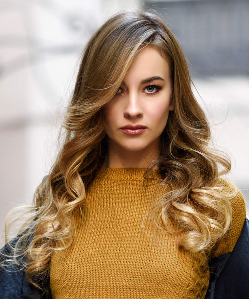 Mid-Back Wavy Layers With Side Bangs Mid-Back Wavy Layers With Side Bangs — Simple Soft Curls
