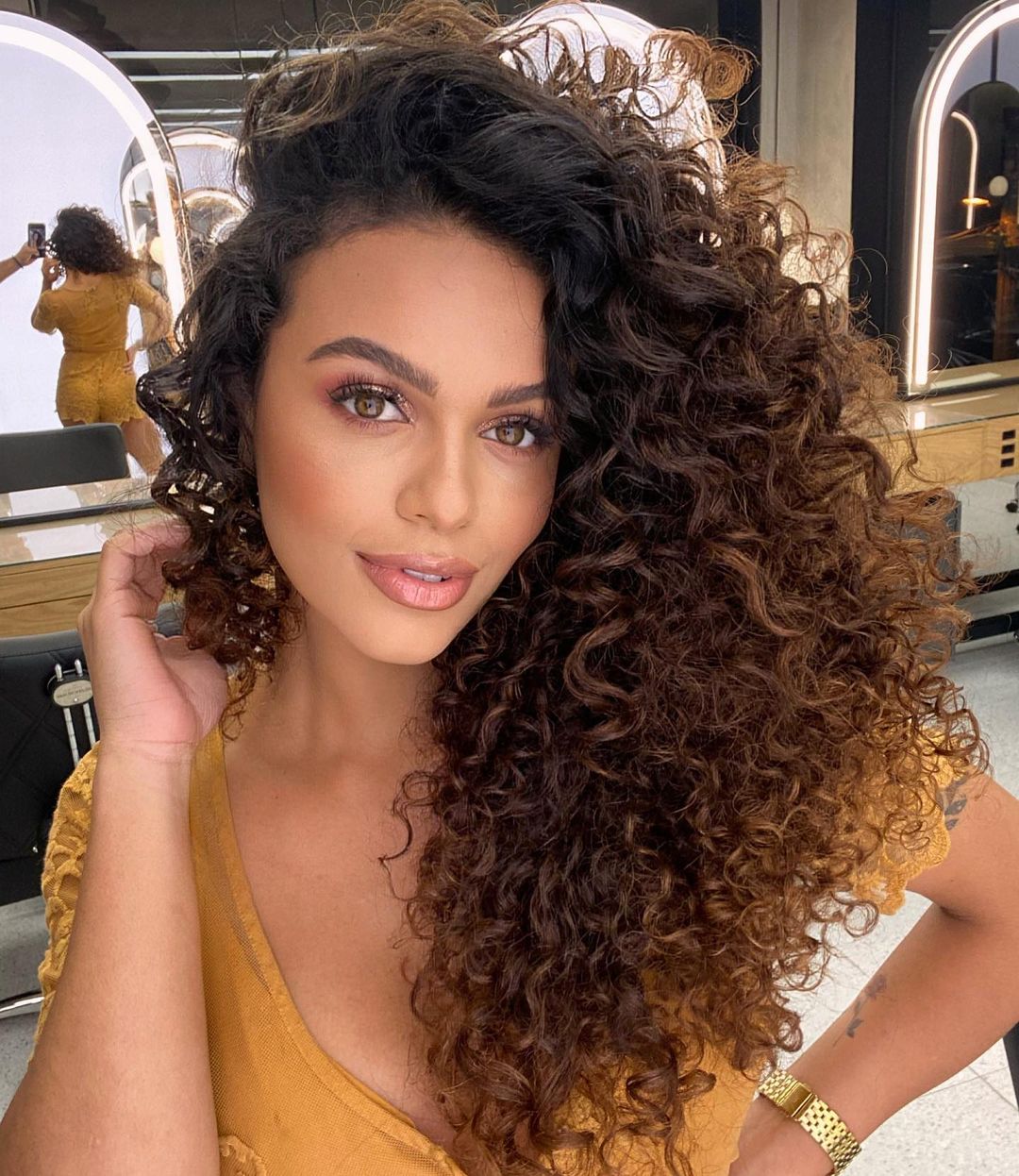 Mid-Back Dark Brown Voluminous Curls, Middle Mid-Back Dark Brown Voluminous Curls, Middle — Simple Soft Curls