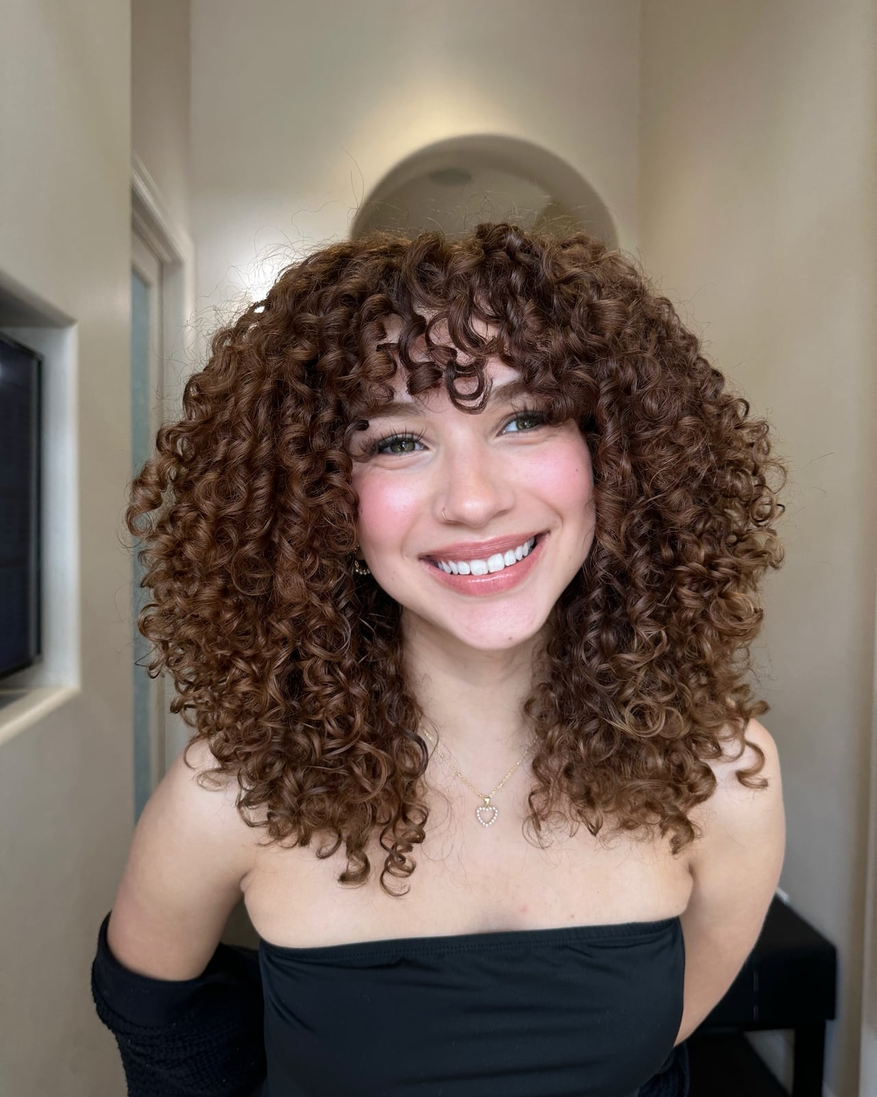 Shoulder Medium Brown Soft Curls With Bangs Shoulder Medium Brown Soft Curls With Bangs — Simple Soft Curls