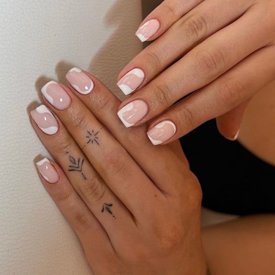 Short Squoval Nude Wavy Line French Nails, Glossy — Simple Squoval Nails