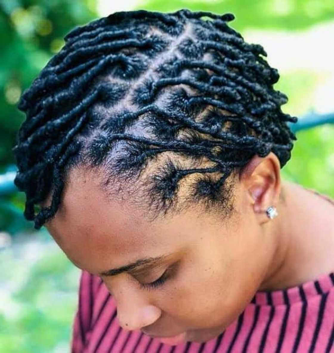 Short Black Coily Starter Locs Individual Styling, Middle Short Black Coily Starter Locs Individual Styling, Middle — Simple Starter Locs