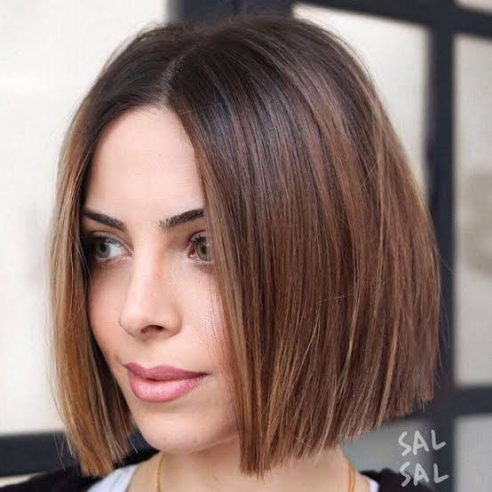 Chin Length Blunt Bob With Subtle Gradient Chin Length Blunt Bob With Subtle Gradient — Simple Straight Hair Haircuts