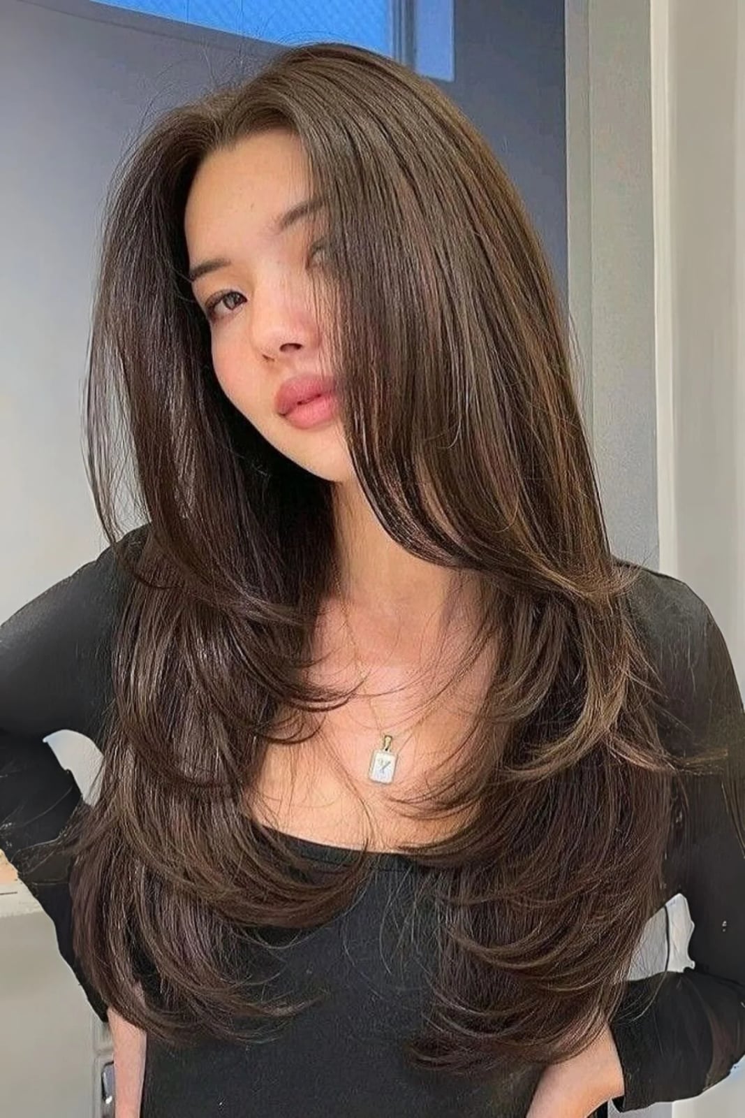 Voluminous Long Shag With Heavy Layers Voluminous Long Shag With Heavy Layers — Simple Straight Hair Haircuts
