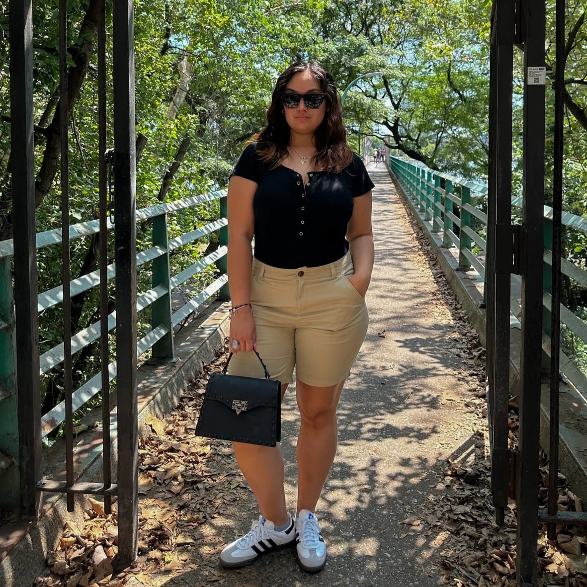 Black Short-Sleeve Top with Beige Chino Shorts Black Short-Sleeve Top with Beige Chino Shorts — Simple Style Inspo