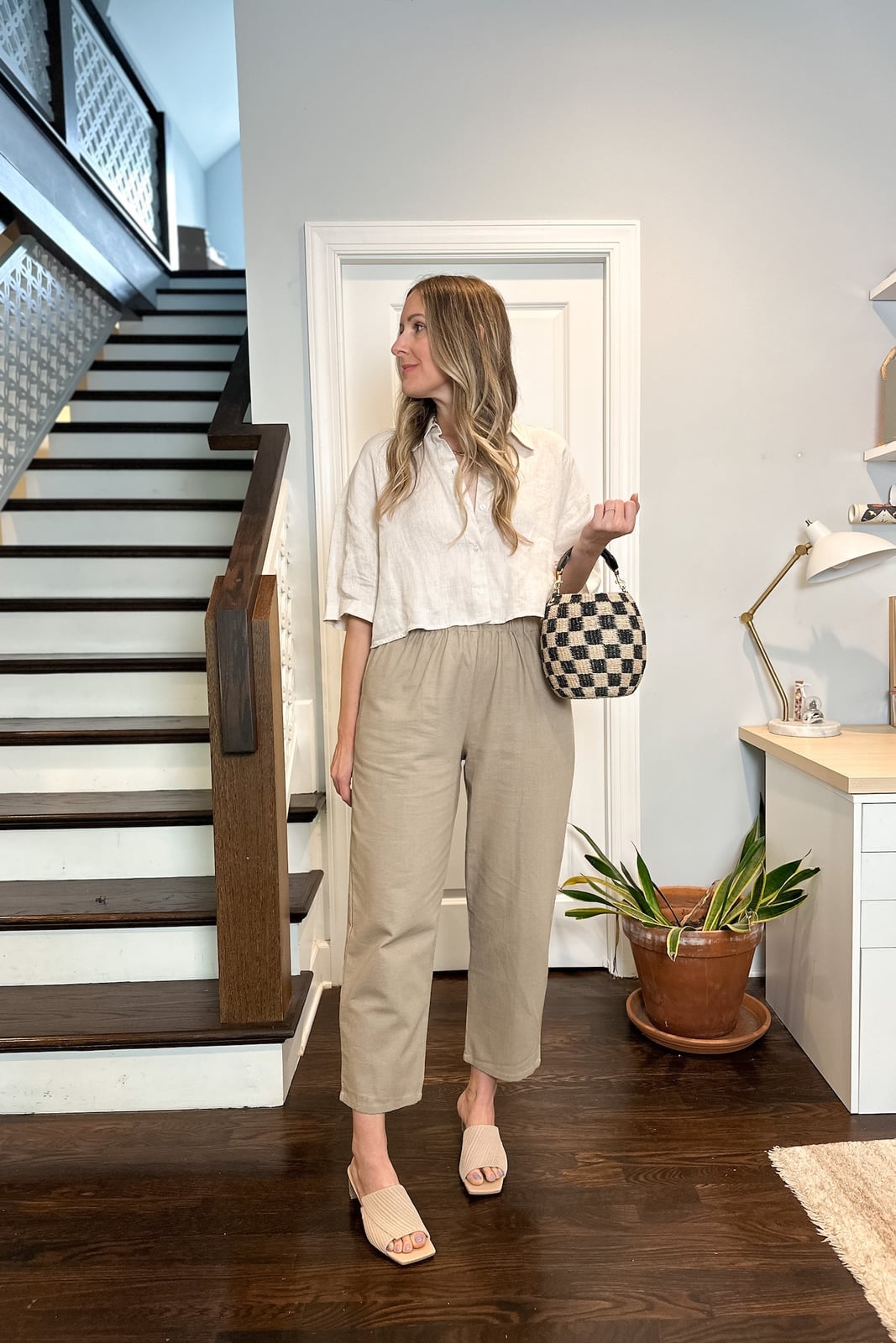 Relaxed-fit Tan Linen Trousers with a Cropped Linen Shirt Relaxed-fit Tan Linen Trousers with a Cropped Linen Shirt — Simple Tan Pants Outfits