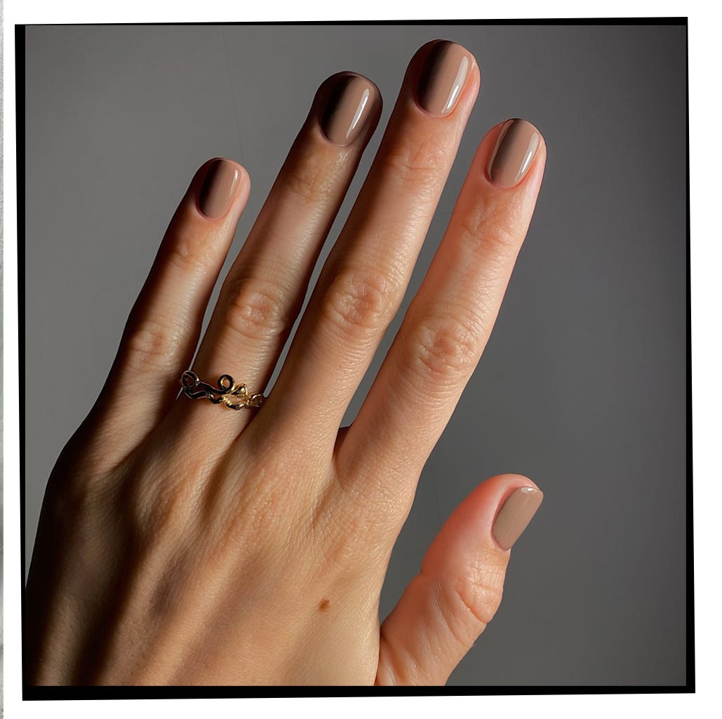 Taupe French Tip Medium Almond Nails Taupe French Tip Medium Almond Nails — Simple Taupe Nails