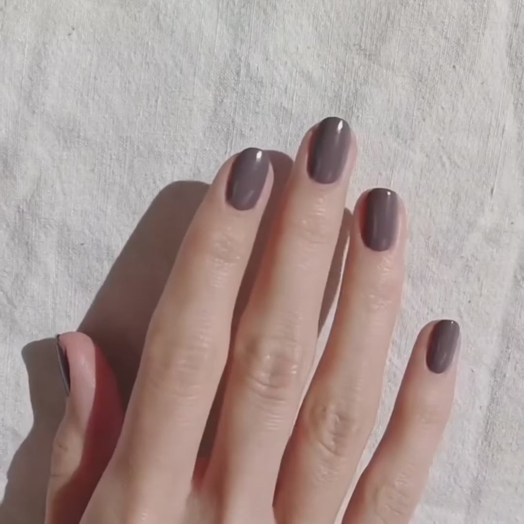 Muted Taupe Short Oval Nails Muted Taupe Short Oval Nails — Simple Taupe Nails