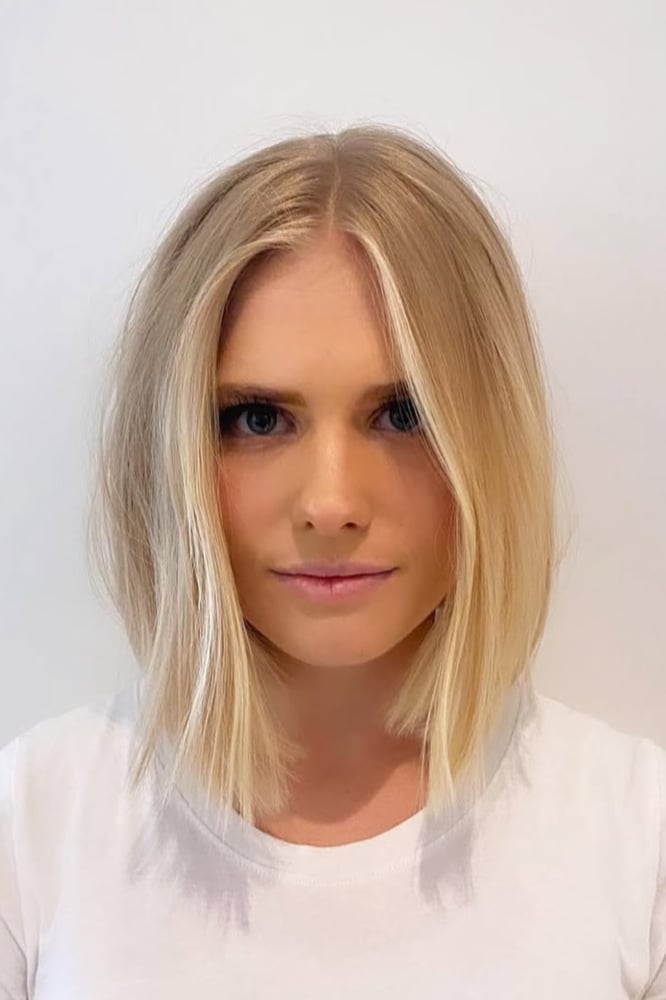 Chin Length Bob With Face-Framing Layers Chin Length Bob With Face-Framing Layers — Simple Textured Bob