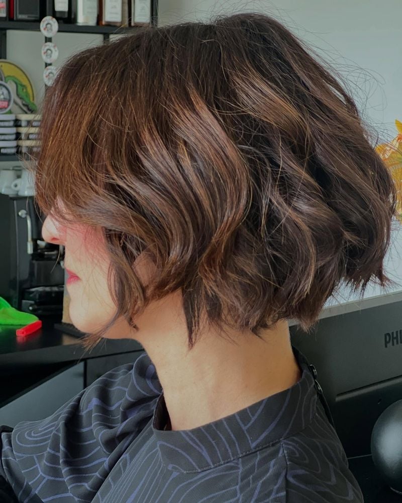 Dark Brown Bob With Caramel Highlights Dark Brown Bob With Caramel Highlights — Simple Textured Bob