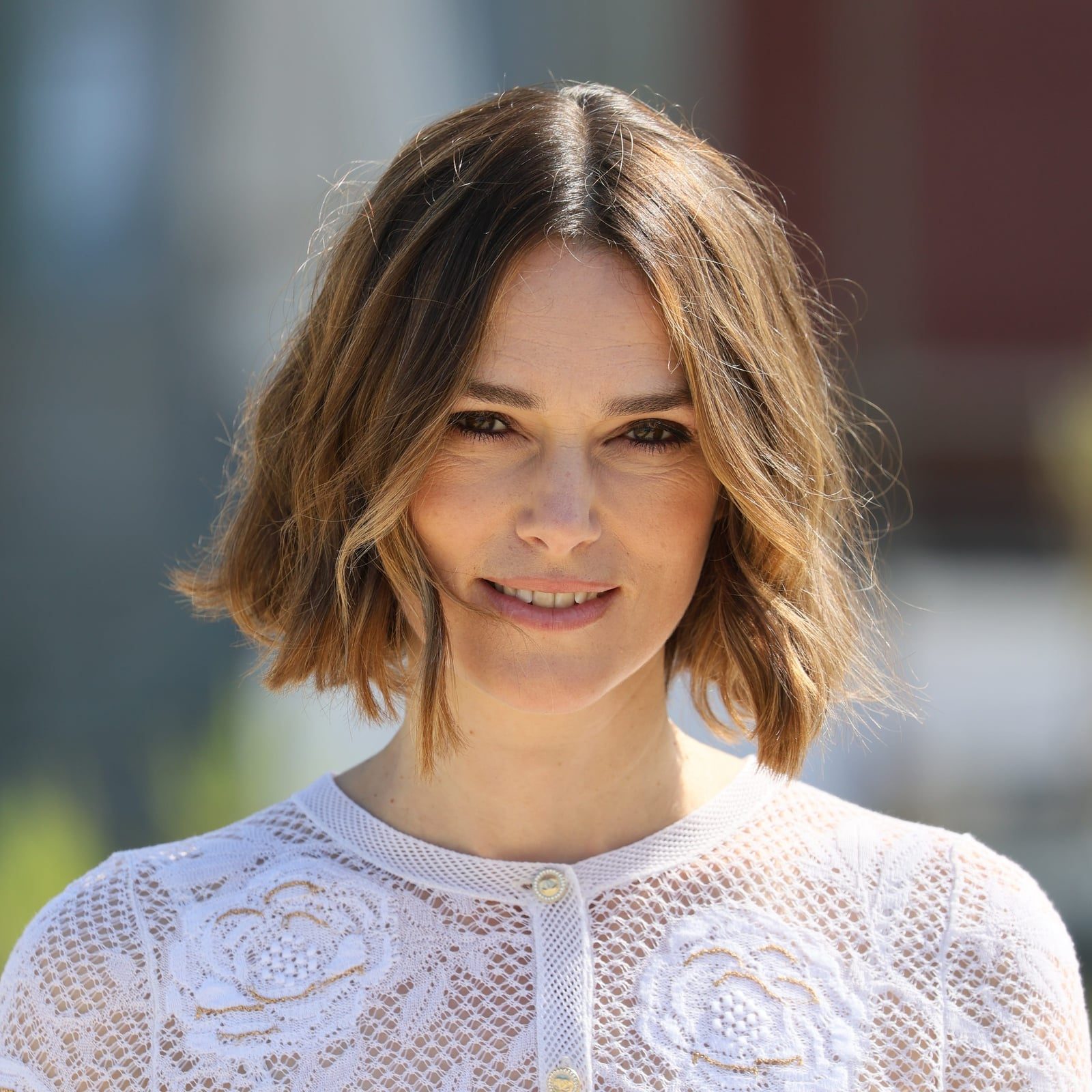 Shoulder Length Bob With Curtain Bangs — Simple Thinning Hairstyles