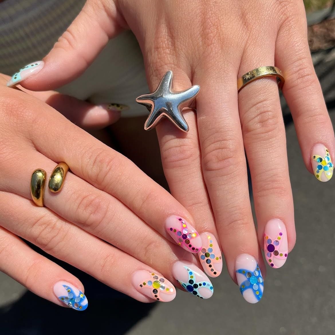 Abstract Colorful Short Oval Nails — Simple Trending Nails