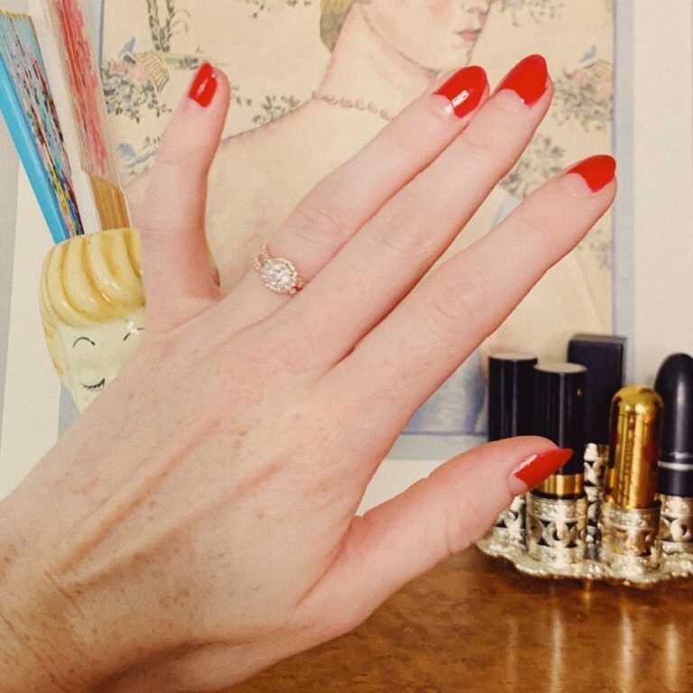 27 Simple Vintage Nails 2027 for Timeless Elegance