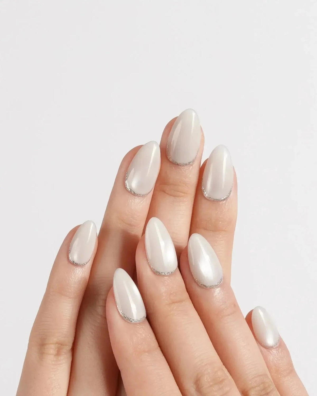 Creamy White Pearlescent Nails With Silver Line Creamy White Pearlescent Nails With Silver Line — Simple Vintage Nails
