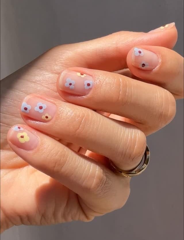 Sheer Nude With Pastel Floral Accents Short Square Nails Sheer Nude With Pastel Floral Accents Short Square Nails — Simple Vintage Nails