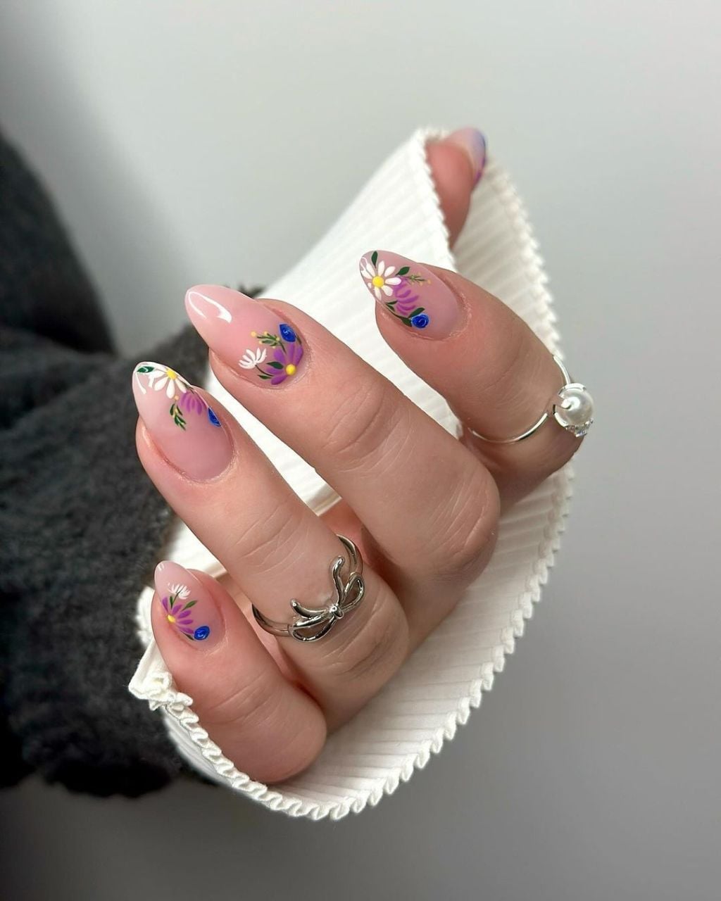 Pale Pink Almond Nails With Hand-Painted Florals Pale Pink Almond Nails With Hand-Painted Florals — Simple Vintage Nails