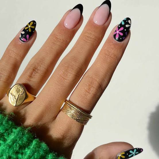 Sheer Nude Black French Tips With Retro Floral Accents Sheer Nude Black French Tips With Retro Floral Accents — Simple Vintage Nails