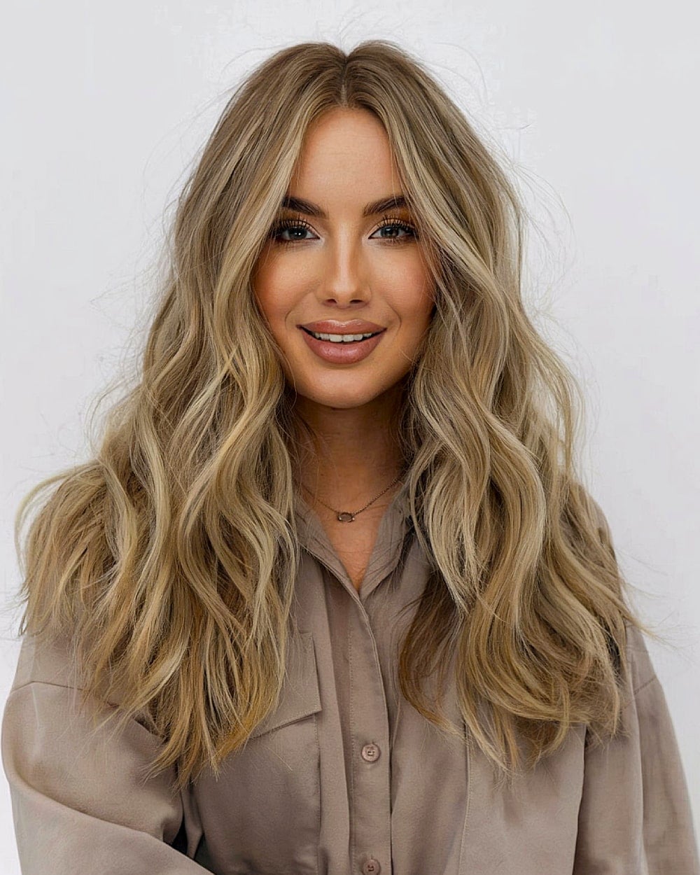 Blonde Collarbone Waves With Dimension Blonde Collarbone Waves With Dimension — Simple Waves Hair