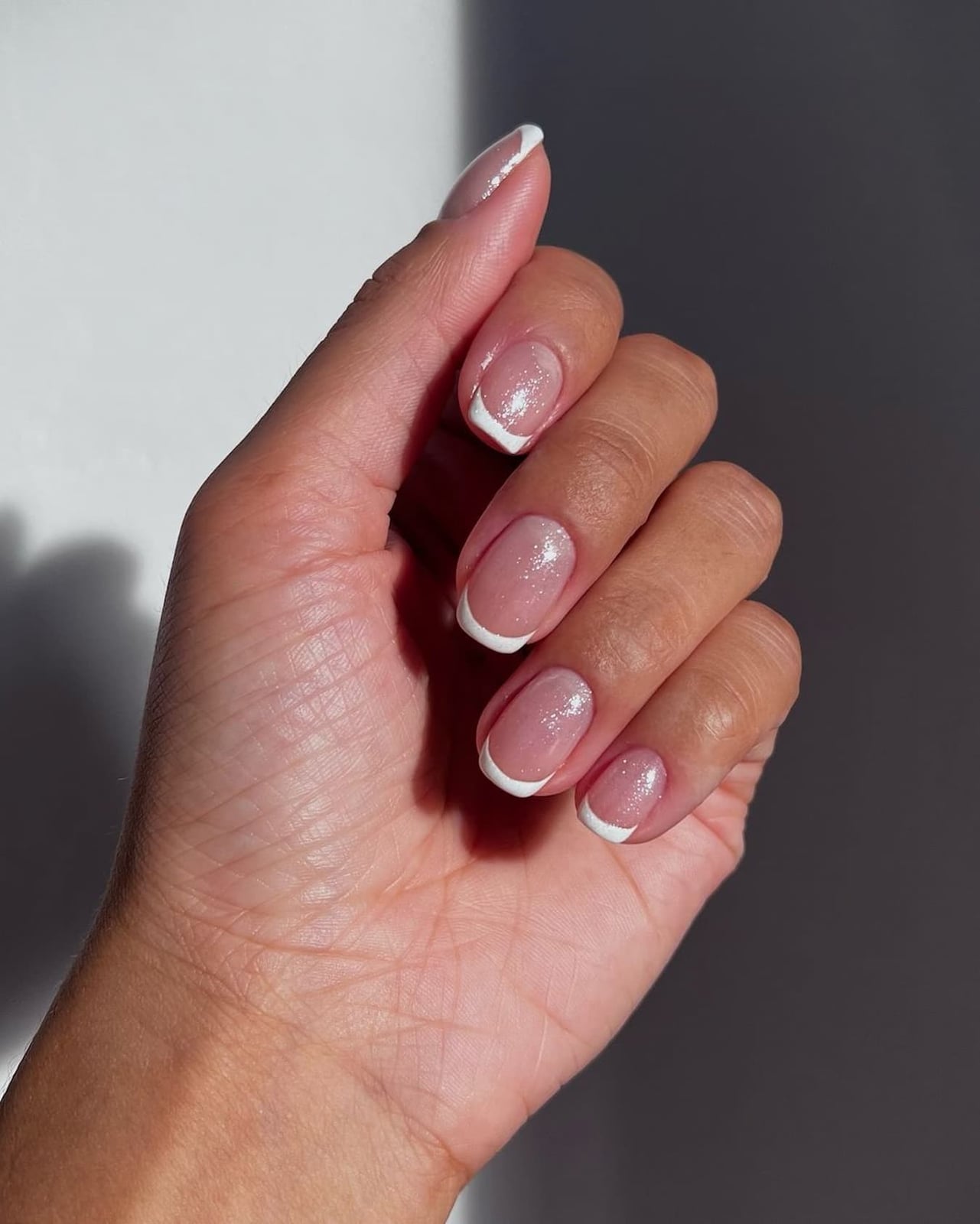 Short Oval Nails With Shimmer French Tip — Simple White French Tip Nails
